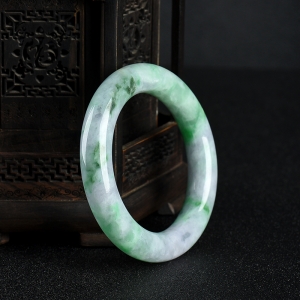 55mm豆种飘翠翡翠手镯