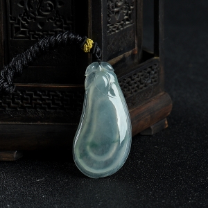 糯冰种飘花翡翠福瓜吊坠