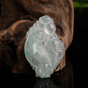 糯冰种飘花翡翠吉祥如意吊坠