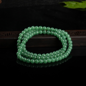7.3mm糯种苹果绿翡翠项链