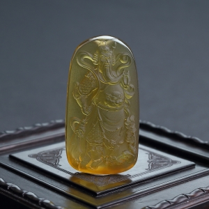 棕珀关公吊坠