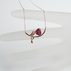 18K金镶钻玫红碧玺锁骨链