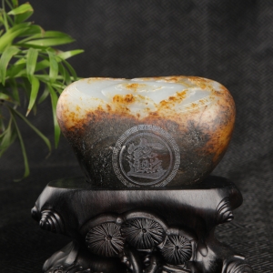 籽料俏色和田玉招财进宝摆件