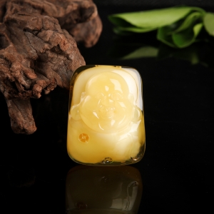 鸡油黄蜜蜡弥勒佛吊坠