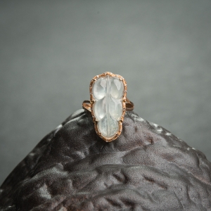 18K金镶钻冰种翡翠戒指