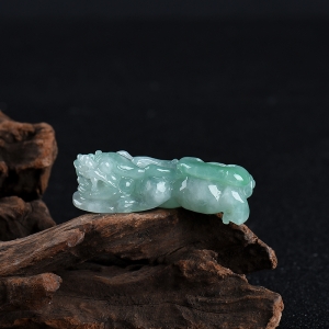 糯种蓝绿翡翠貔貅吊坠