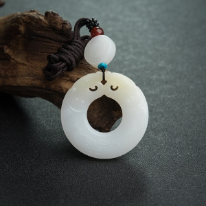 山料和田羊脂白玉双龙扣吊坠