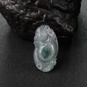 冰种飘花翡翠佛吊坠