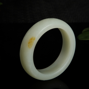 58.5mm籽料和田白玉手镯