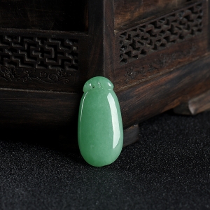豆种豆绿翡翠福瓜吊坠
