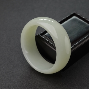 62.5mm山料和田白玉扁镯