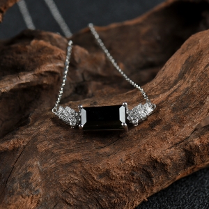 18K糯冰种墨翠项链