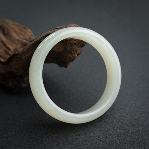 60.5mm山料和田白玉扁镯