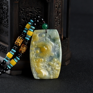 糯冰种俏色翡翠辰龙吊坠