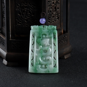 糯种飘花翡翠仿古龙吊坠