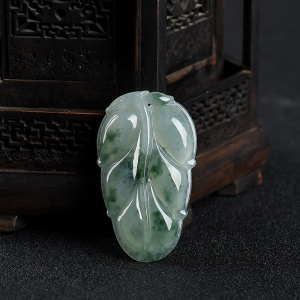 糯种飘花翡翠金枝玉叶吊坠