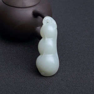 山料和田青白玉福豆吊坠