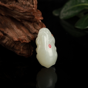 籽料和田青白玉貔貅吊坠