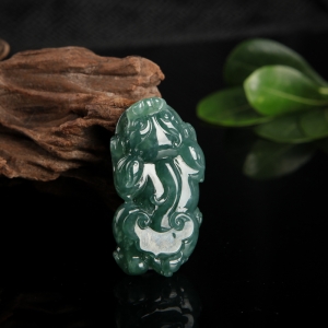 油青种暗绿翡翠貔貅吊坠