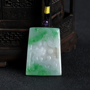 糯种飘翠翡翠龙牌吊坠