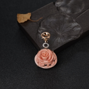 18K金镶钻深水粉色珊瑚花吊坠