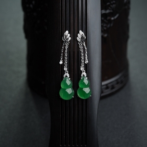 18K金镶钻糯冰种翠色翡翠耳坠