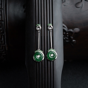 18K金镶钻糯种翠色翡翠耳坠