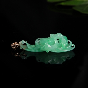 糯种飘翠翡翠好事连连吊坠