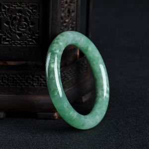 53mm豆种深绿翡翠圆镯