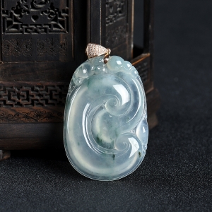 糯冰种飘花翡翠如意吊坠