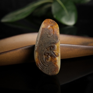 籽料俏色和田玉凤凰吊坠