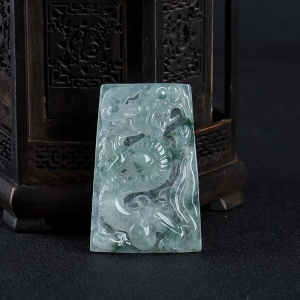 糯冰种飘花翡翠辰龙吊坠