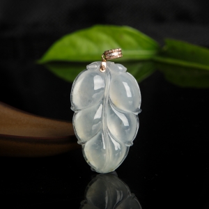 冰种翡翠金枝玉叶吊坠