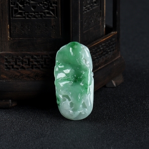 糯种飘翠翡翠年年有鱼吊坠