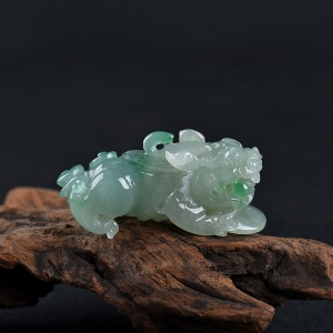 糯种飘翠翡翠貔貅吊坠