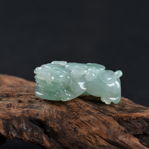糯种飘翠翡翠貔貅吊坠