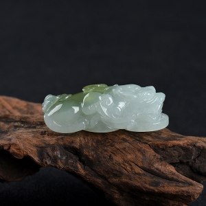 糯种俏色翡翠貔貅吊坠