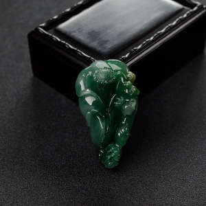 糯种深绿翡翠牵牛花吊坠