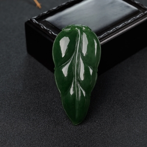 山料和田碧玉叶子吊坠