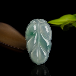 糯种飘花翡翠金枝玉叶吊坠