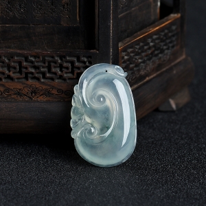糯冰种飘花翡翠如意吊坠