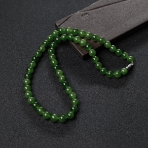 8mm山料和田碧玉项链