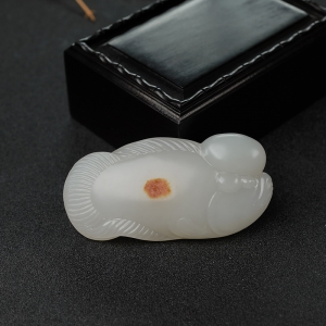 山料和田白玉罗汉鱼吊坠