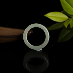 籽料和田青白玉戒指