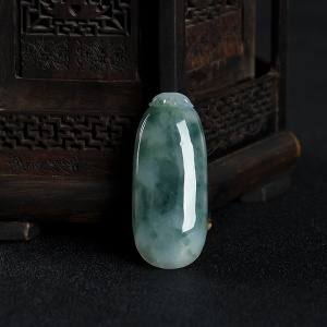 糯种飘花翡翠福瓜吊坠