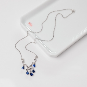 18K金镶钻蓝色蓝宝石锁骨链