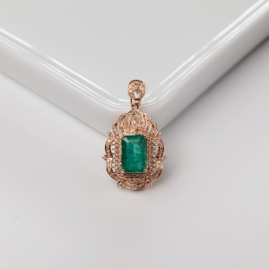 18K金镶钻鲜绿祖母绿吊坠
