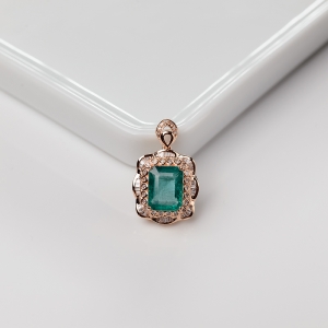 18K金镶钻蓝绿祖母绿吊坠