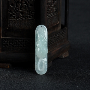 糯种浅绿翡翠子鼠运财吊坠