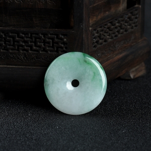 豆种飘翠翡翠平安团圆吊坠